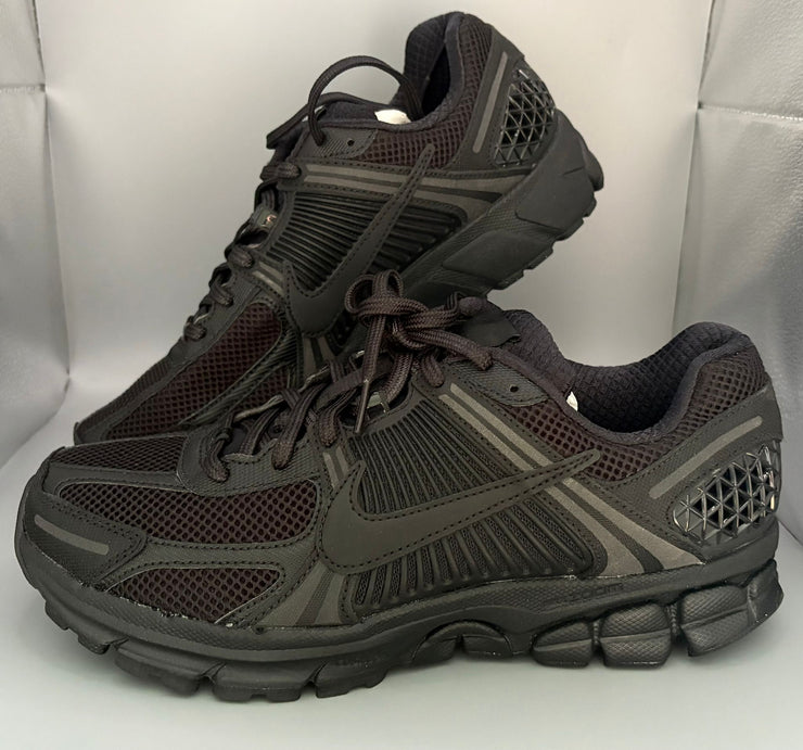 Nike Zoom Vomero 5 – Black Sequoia